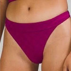 Lululemon Diamond Grid Mid Rise Magenta Purple Skimpy Bottom sz 4 NWT